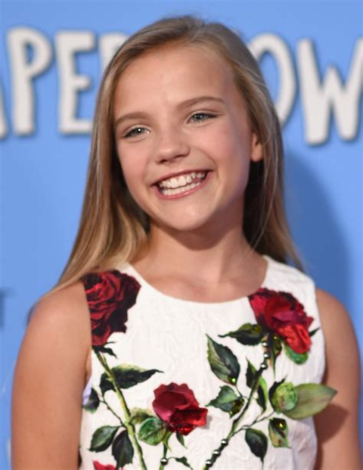 Meg Crosbie- Age, Parents, Height, Net Worth, Boyfriend, Ethnicity