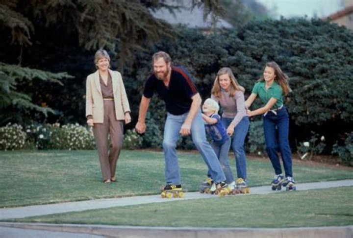 
Merlin Olsen- Net Worth, Bio, Age, Height, Weight, Career	