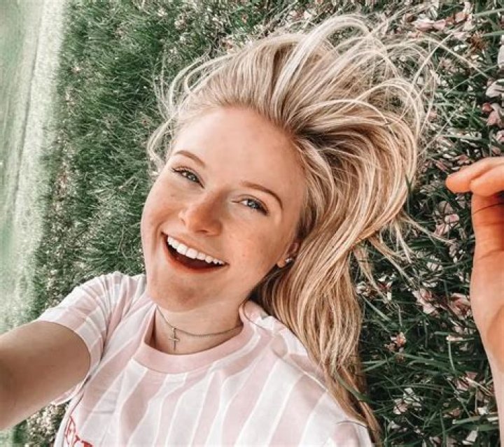 Mia Dinoto- Wiki, Age, Height, Net Worth, Boyfriend, Ethnicity