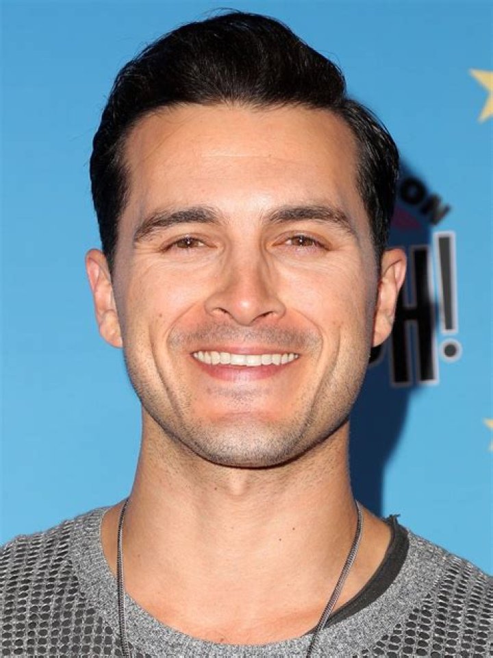 Michael Malarkey- Bio, Age, Height, Net Worth, Wife, Marriage