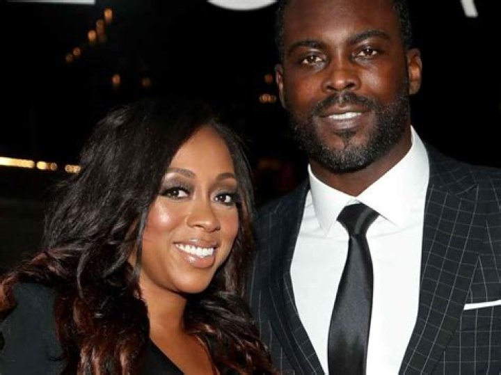 Michael Vick Net Worth: What’s His Worth? Lifestyle And His NFL Career