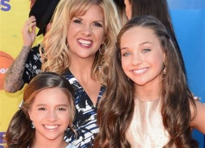 
Who Is Michele Gisoni? Stepsister Of Maddie Ziegler & Mackenzie Ziegler	