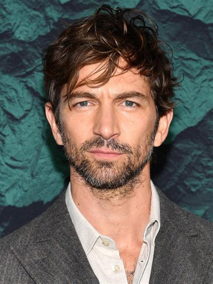 Michiel Huisman- Wiki, Age, Height, Net Worth, Wife, Marriage, Career