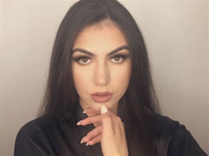 Mikaela Pascal- Wiki, Age, Height, Net Worth, Boyfriend, Career