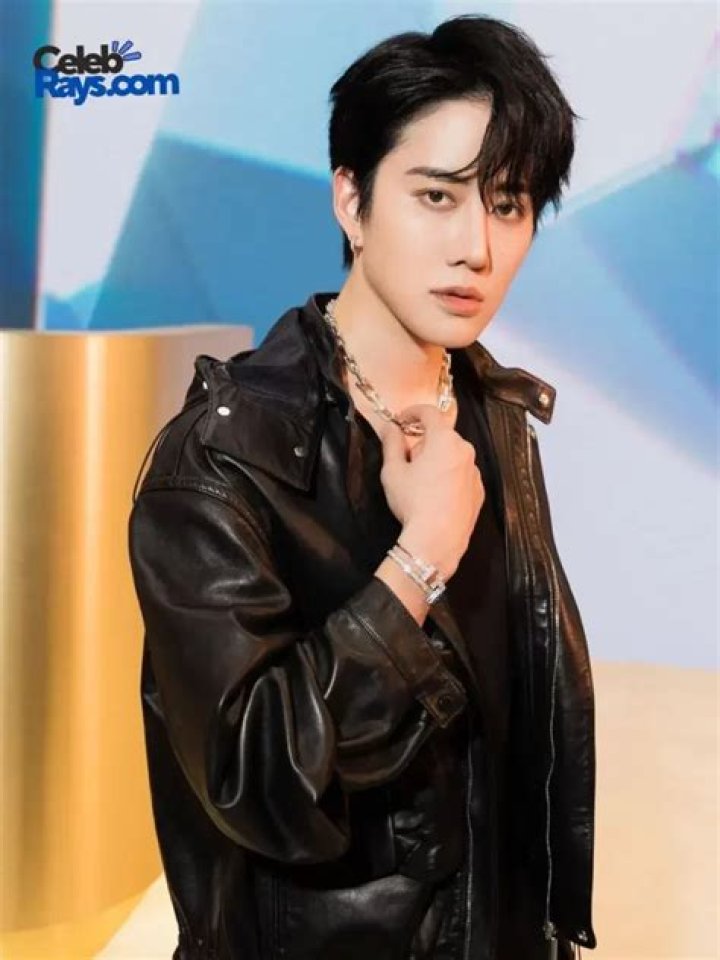 Mike Angelo- Bio, Age, Height, Ethnicity, Girlfriend, Career, Net worth