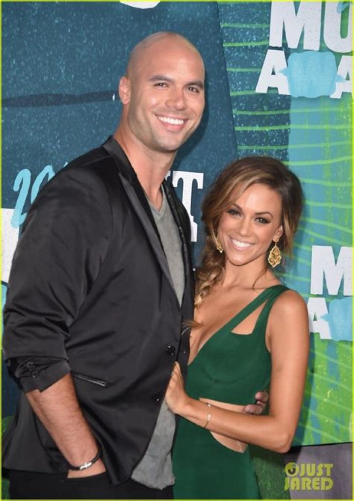 Mike Caussin- Wiki, Age, Height, Net Worth, Wife, Ethnicity