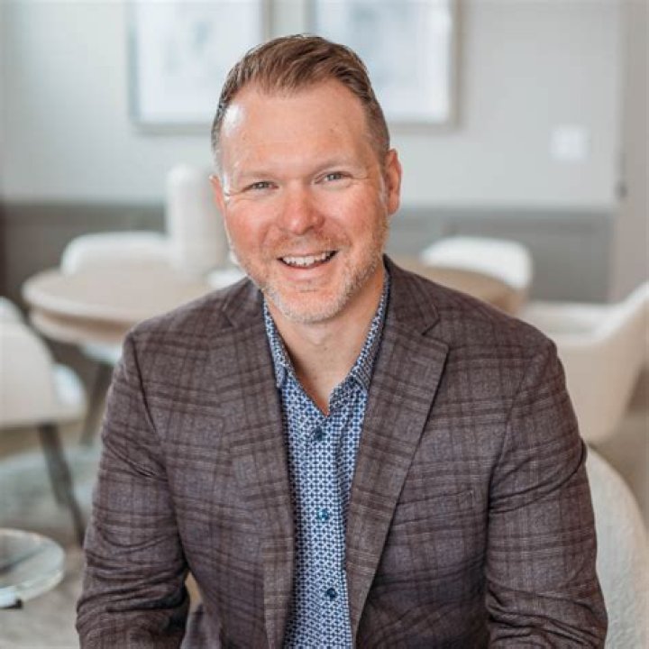 Mike Wickham- Biography, Age, Net Worth, Wife, Marriage, Height