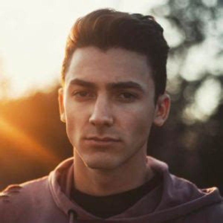 Mikey Manfs- Wiki, Age, Height, Net Worth, Girlfriend, Ethnicity