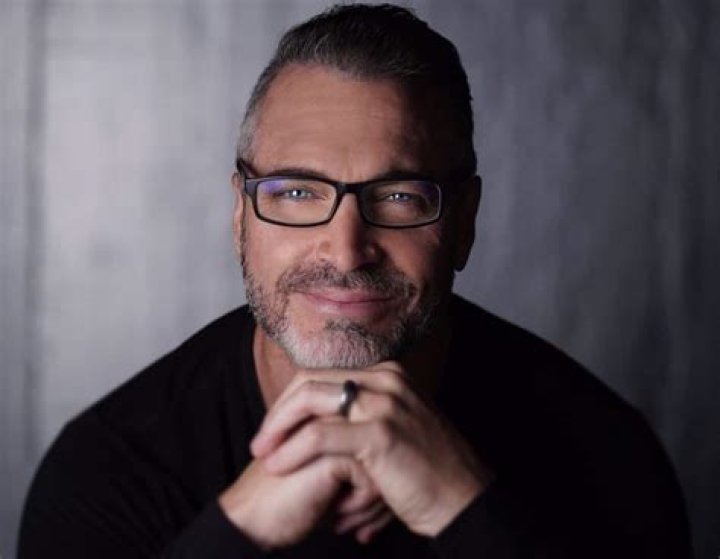 Mikki Willis- Bio, Age, Height, Net Worth, Wife, Marriage, Career