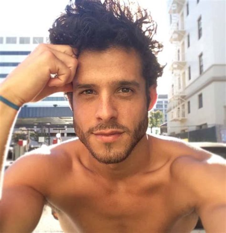 Miles Gaston Villanueva- Wiki, Age, Girlfriend, Height, Net Worth, Career