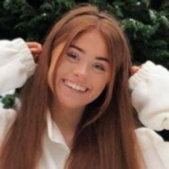 Milly J. Smith- Bio, Age, Nationality, Boyfriend, Height, Tik Tok, Instagram, Career