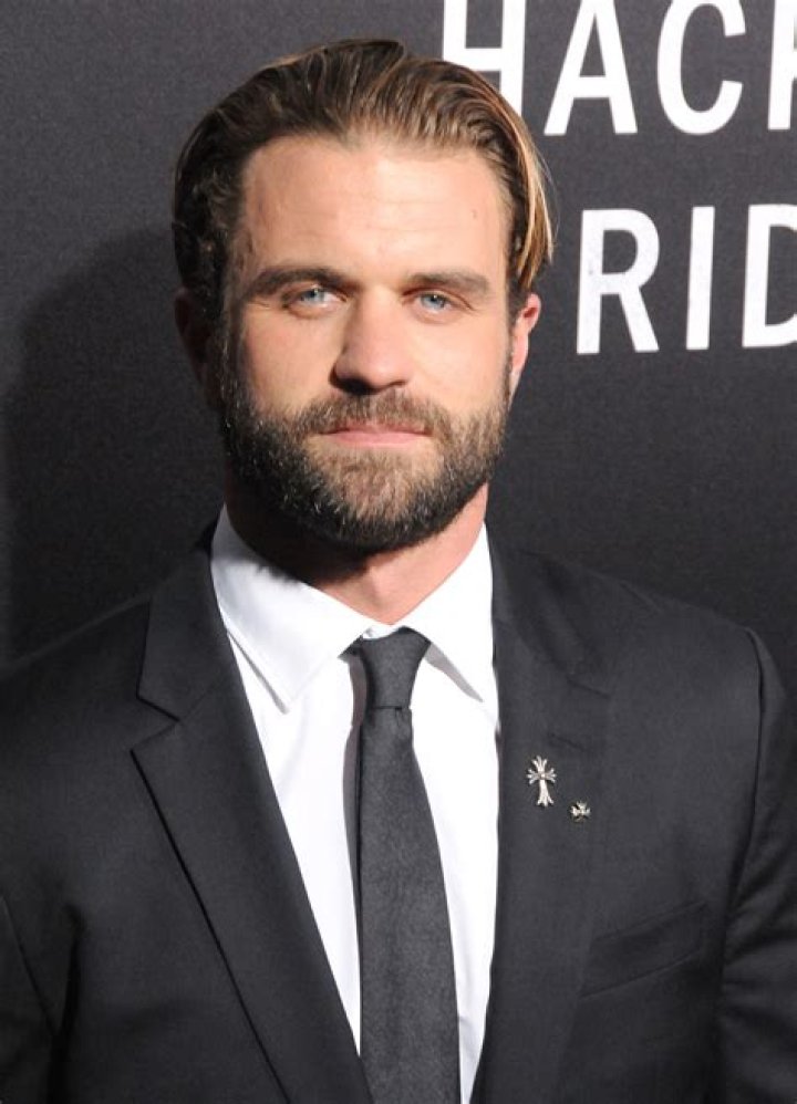 Milo Gibson Bio, Age, Height, Net Worth, Wife, Marriage