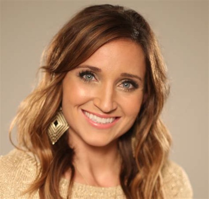 Mindy McKnight- Bio, Age, Height, Net Worth, Husband, Marriage