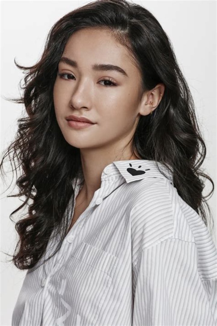 Minnie Mills- Wiki, Age, Ethnicity, Boyfriend, Height, Net Worth, Career (Biographygist)