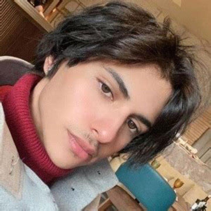 Moha Shmri- Net Worth, Bio, Age, Height, Girlfriend, Ethnicity, Facts