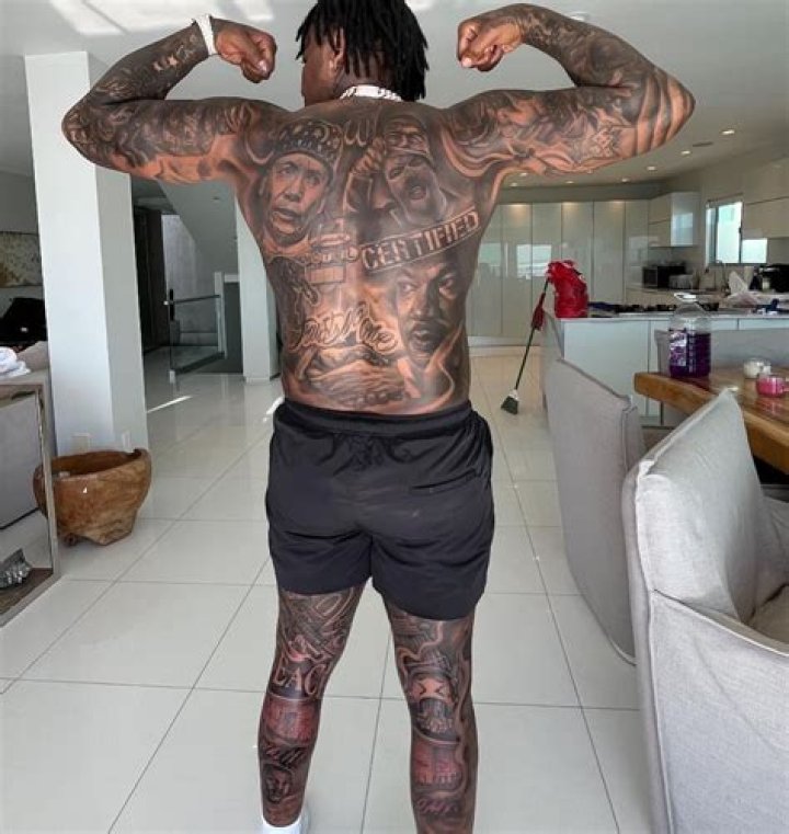 
Fans Were Shocked To See Osama Bin Laden’s Tattoo On Moneybagg Yo Leg	