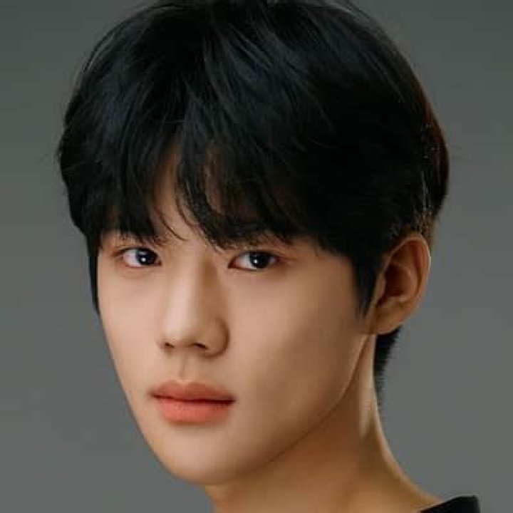 Mun SangMin- Net Worth, Bio, Age, Ethnicity, Girlfriend, Height, Career
