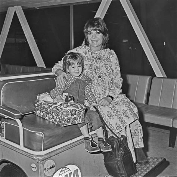 
Natasha Gregson Wagner- Wiki, Age, Net Worth, Husband, Marriage, Height	