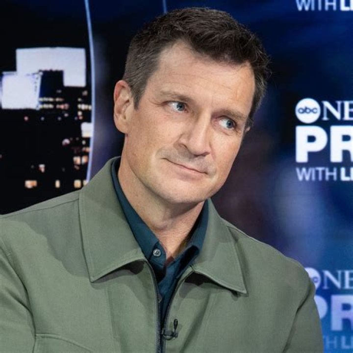 Nathan Fillion- Wiki, Age, Height, Girlfriend, Dating, Career, Net Worth