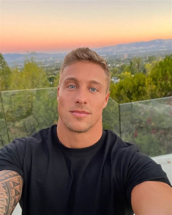 Nathan Webb- Net Worth, Age, Girlfriend, Height, Career, Ethnicity