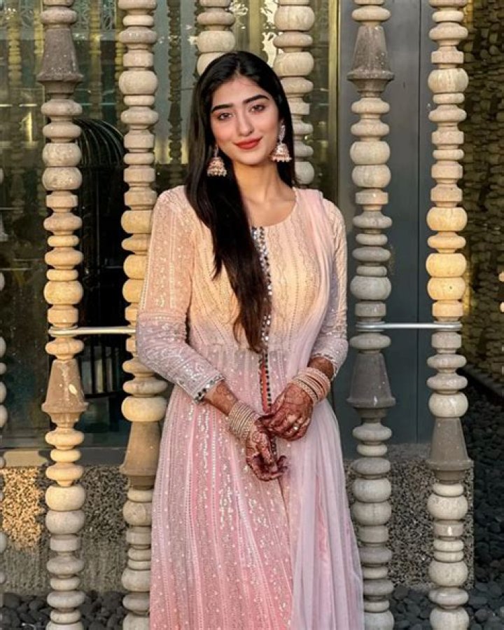 Nazila Sitaishi- Wiki, Age, Height, Net Worth, Boyfriend, Career