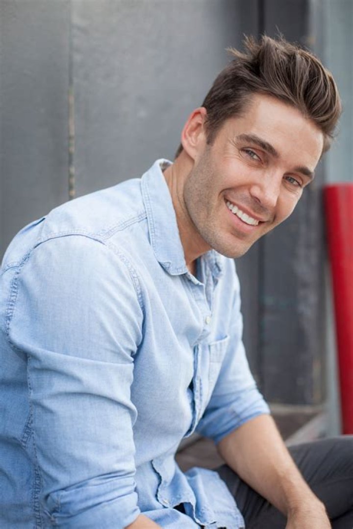 Nick Hounslow- Wiki, Biography, Age, Height, Net Worth, Relationship