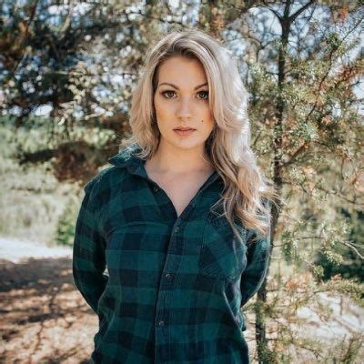 Nikki Rae Hallow Wiki: Is She Married? Actress Age And Net Worth Details