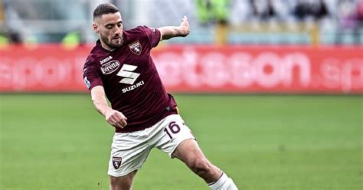 Nikola Vlašić – Wiki, Age, Height, Net Worth, Girlfriend, Career