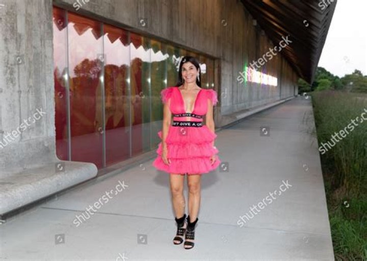 Noelle Nikpour- Wiki, Age, Height, Net Worth, Husband, Marriage