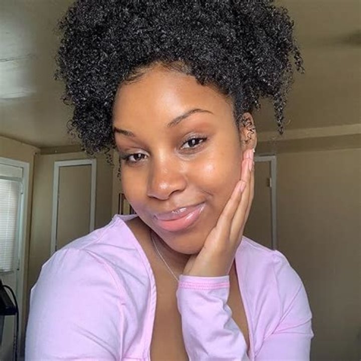 Okayyy.tiara- Age, Boyfriend, Net Worth, Height, Ethnicity