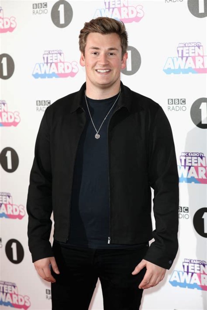 Oli White- Wiki, Age, Height, Net Worth, Girlfriend, Ethnicity