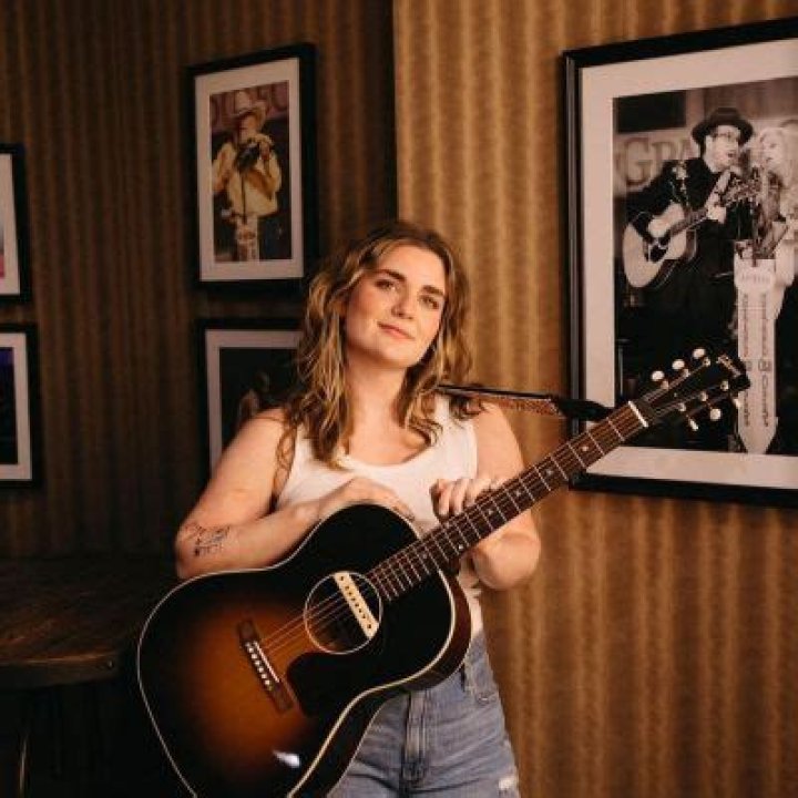 Olivia Barton Age: How Old Is She? Singer Wiki & Family Details