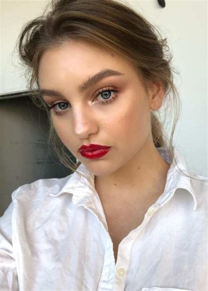 
Olivia Brower- Net Worth, Bio, Age, Boyfriend, Height, Instagram, Career	