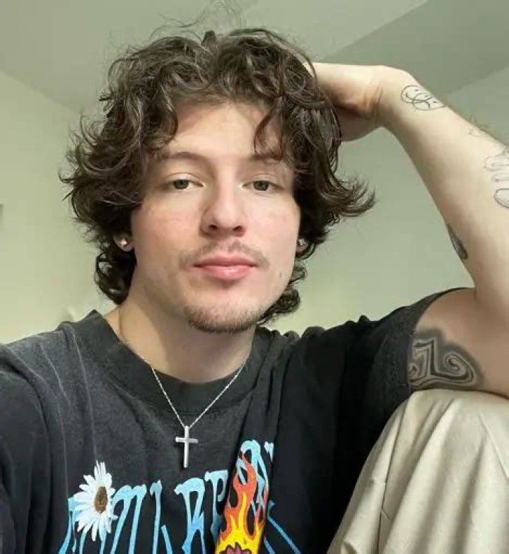 Ondreaz Lopez- Age, Net Worth, Height, Girlfriend, Career, Nationality