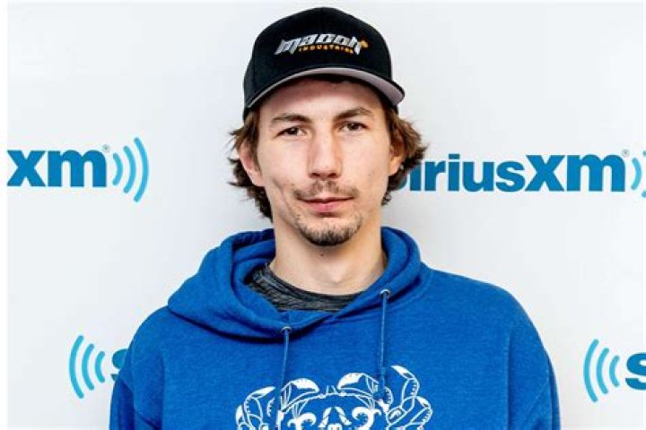 Parker Schnabel- Net Worth, Bio, Age, Net Worth, Wife, Height, Career