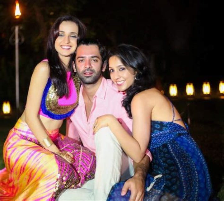 Pashmeen Manchanda- Bio, Wiki, Age, Height, Net Worth, Career