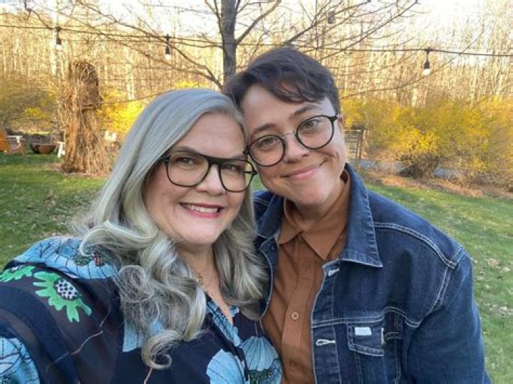 Paula Pell- Wiki, Age, Height, Net Worth, Husband, Ethnicity