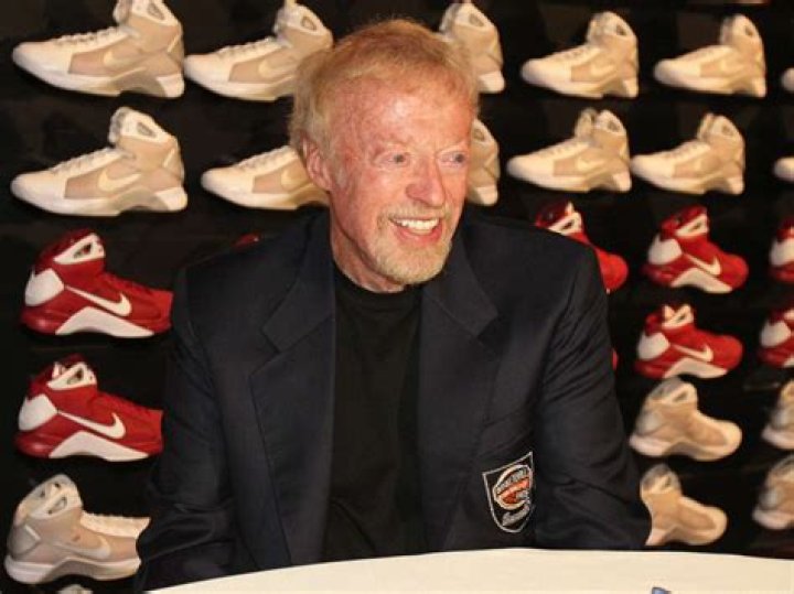 Who is Phil Knight? Wiki, Age, Wife, Net Worth, Height, Ethnicity