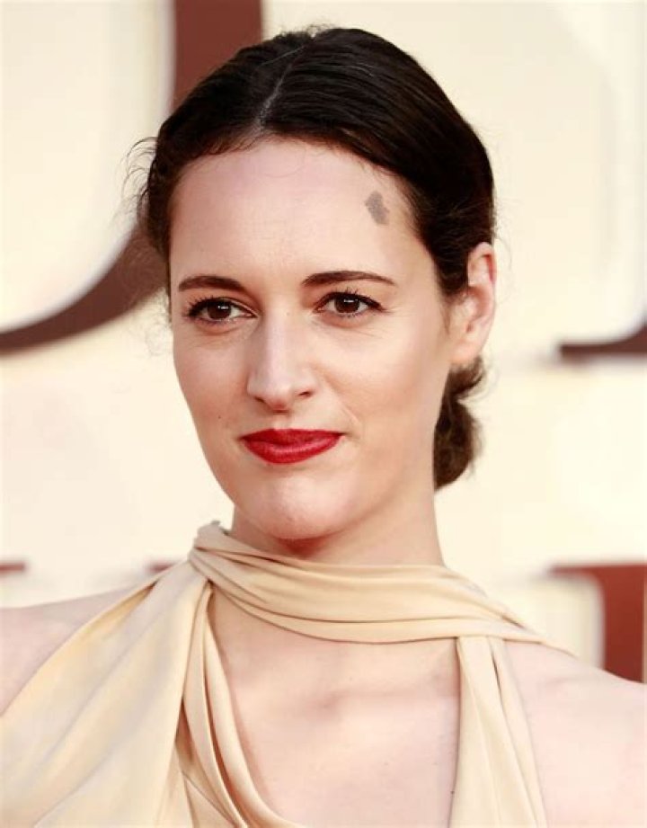 Phoebe Waller-Bridge – Wiki, Age, Husband, Net Worth, Ethnicity, Career