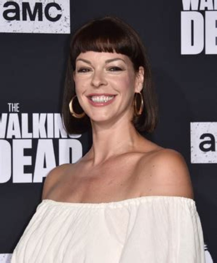 
Pollyanna McIntosh- Wiki, Age, Height, Net Worth, Husband, Ethnicity	