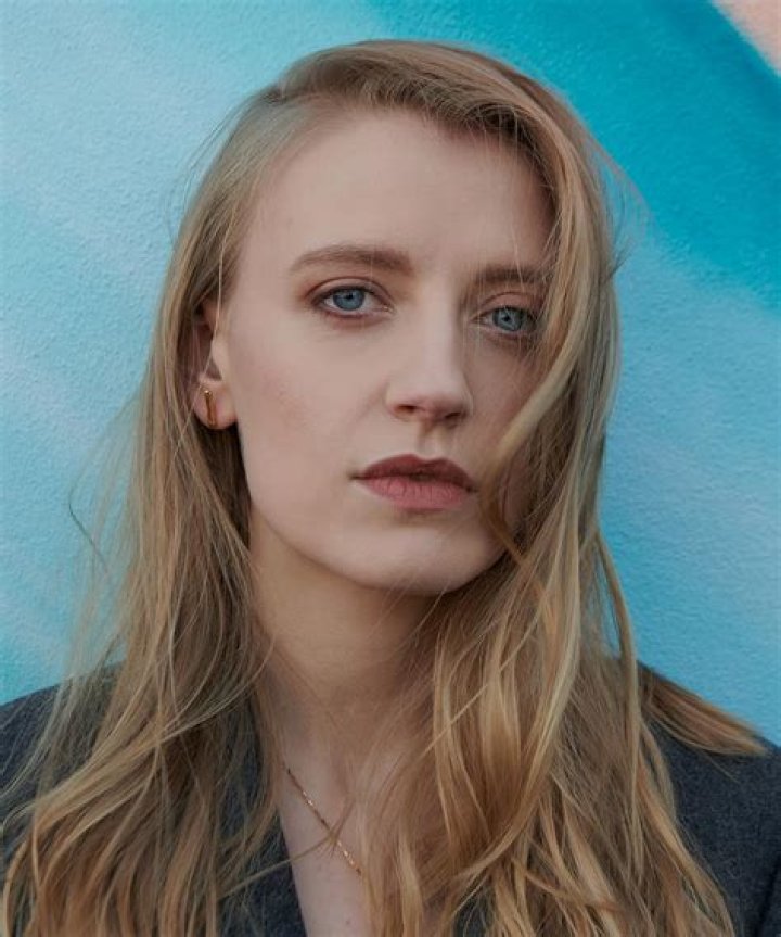 Poppy Lee Friar- Bio, Age, Net Worth, Boyfriend, Dating, Height