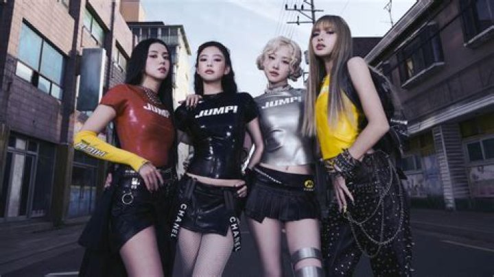 Popular 5 Fashion Trends Started In Korea By BLACKPINK’s Jennie