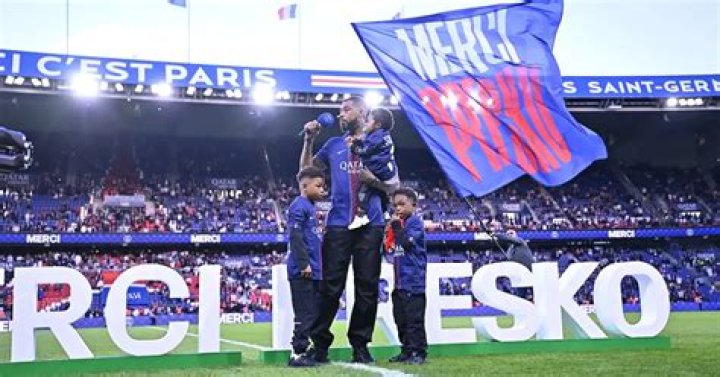 Presnel Kimpembe- Wiki, Age, Height, Wife, Net Worth, Ethnicity, Career