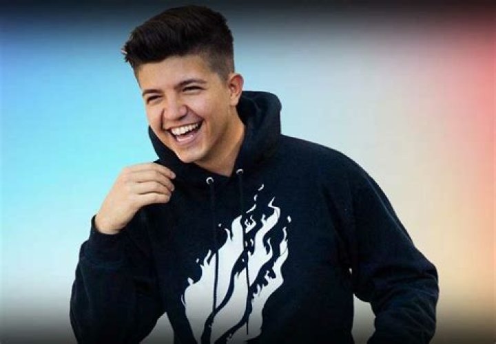 PrestonPlayz- Net Worth, Bio, Age, Dating, Height, Career
