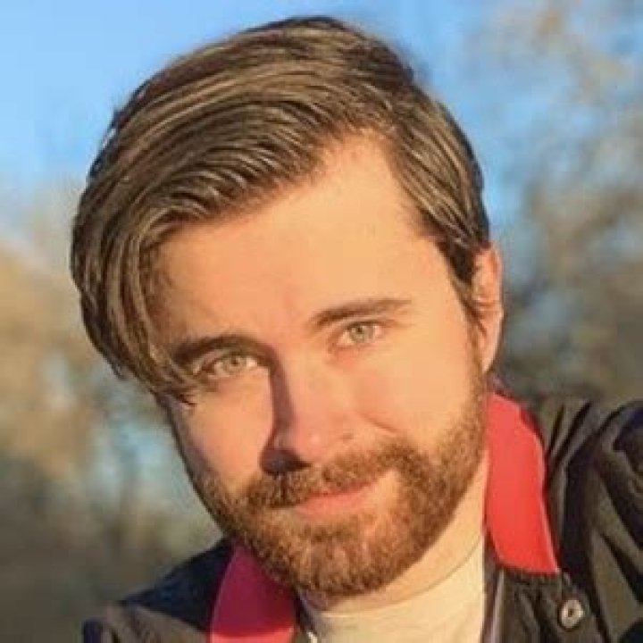 PrettyBoredVids- Net Worth, Bio, Age, Girlfriend, Height, Youtube, Career