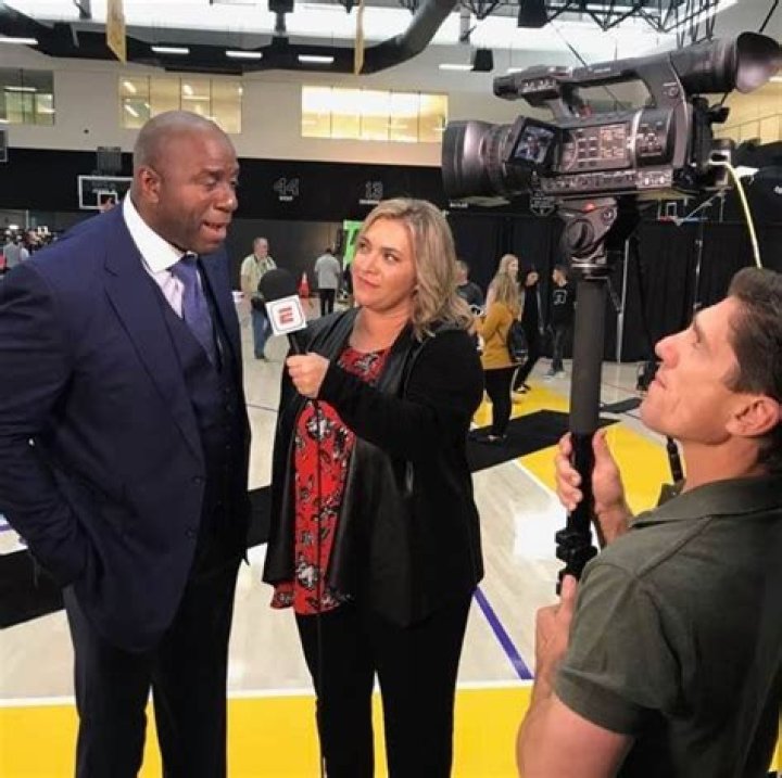 Ramona Shelburne- Everything You Need To Know About Her