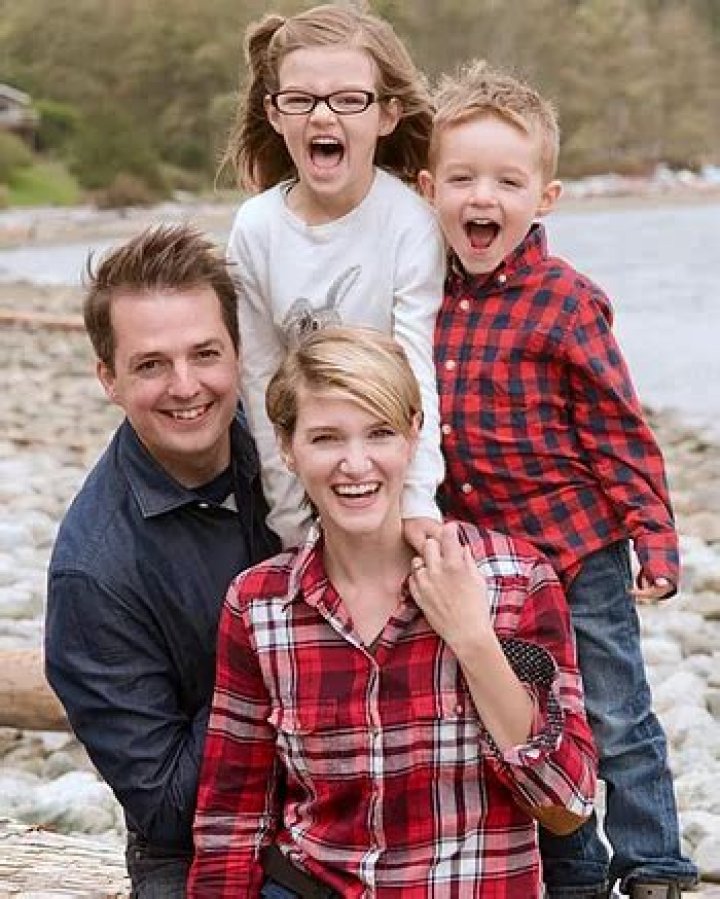 Rebecca Codling- Wiki, Age, Height, Net Worth, Husband, Marriage