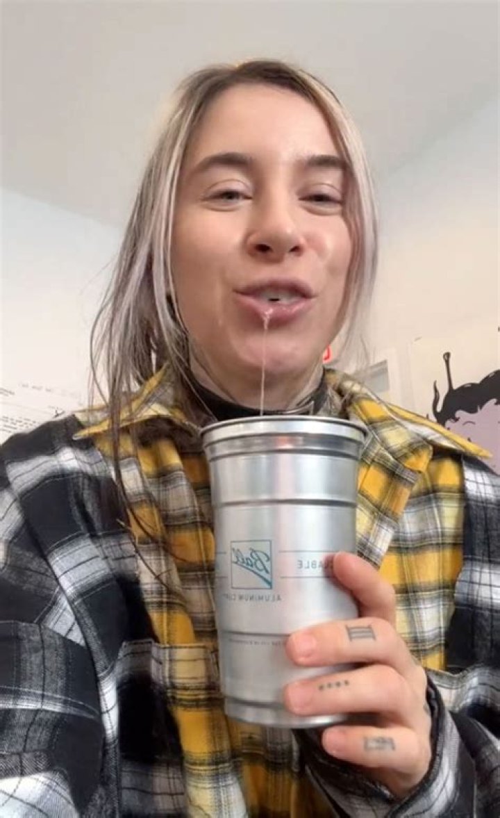 Rebekka Blue- Net Worth, Bio, Age, Boyfriend, Height, Instagram, Career