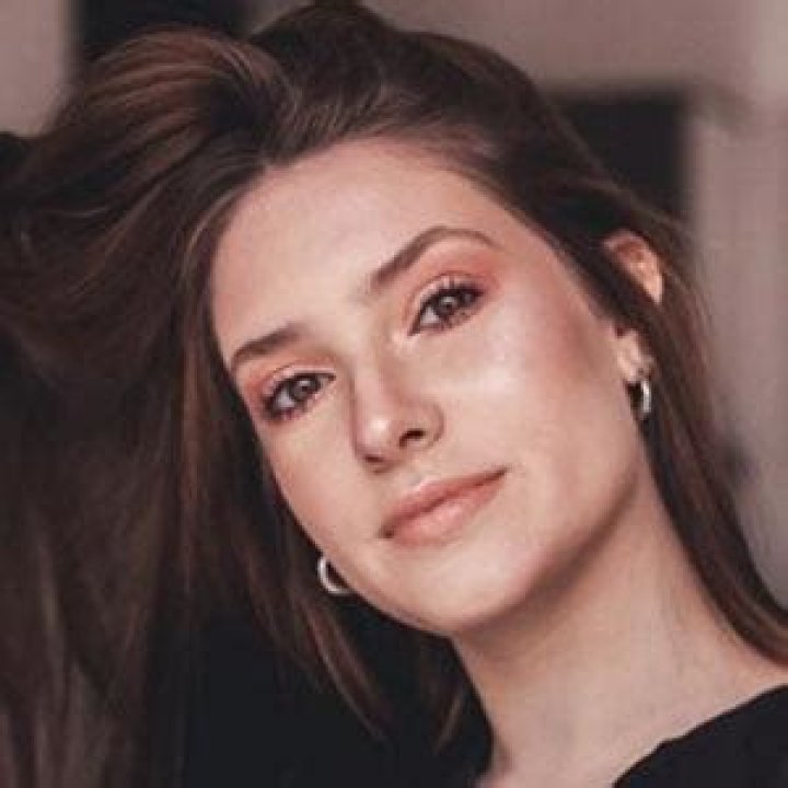 Who is Renata Toscano Bruzon? Wiki, Age, Height, Net Worth, Boyfriend, Dating