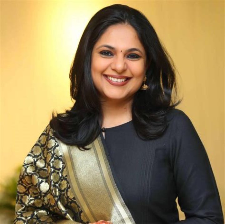 Richa Anirudh- Age, Net Worth, Family, Husband, Salary, Show, Daughter